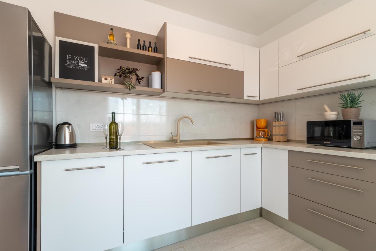 Ferienwohnung Apartman Lotos Trogir Exterior foto