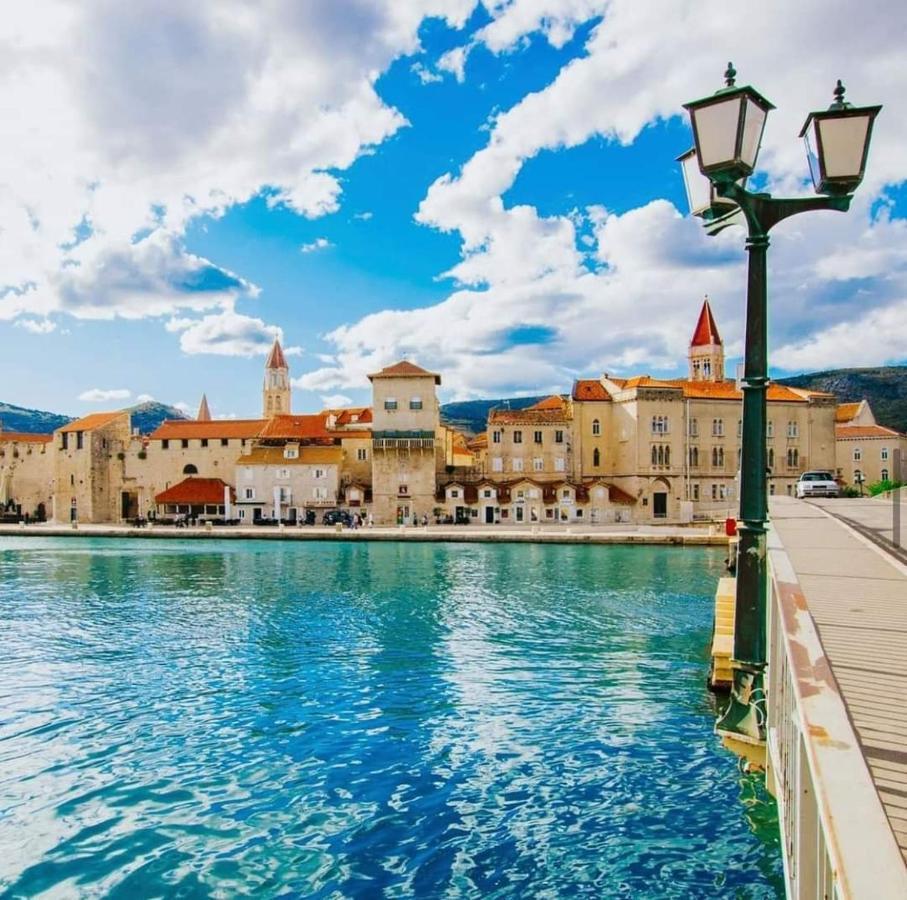 Ferienwohnung Apartman Lotos Trogir Exterior foto