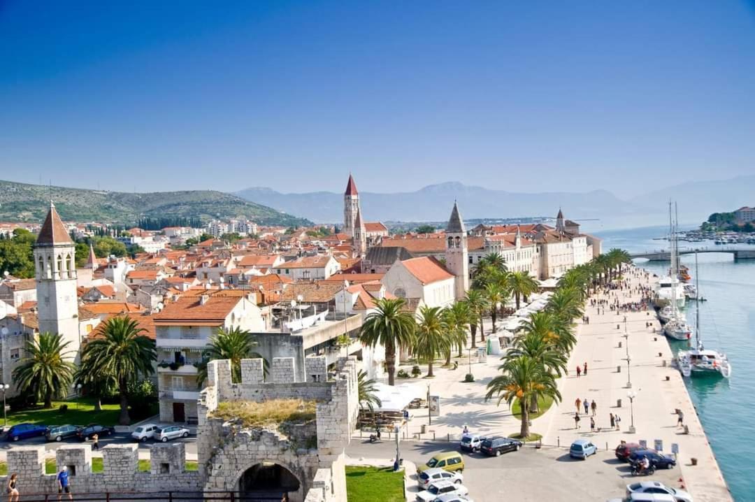 Ferienwohnung Apartman Lotos Trogir Exterior foto