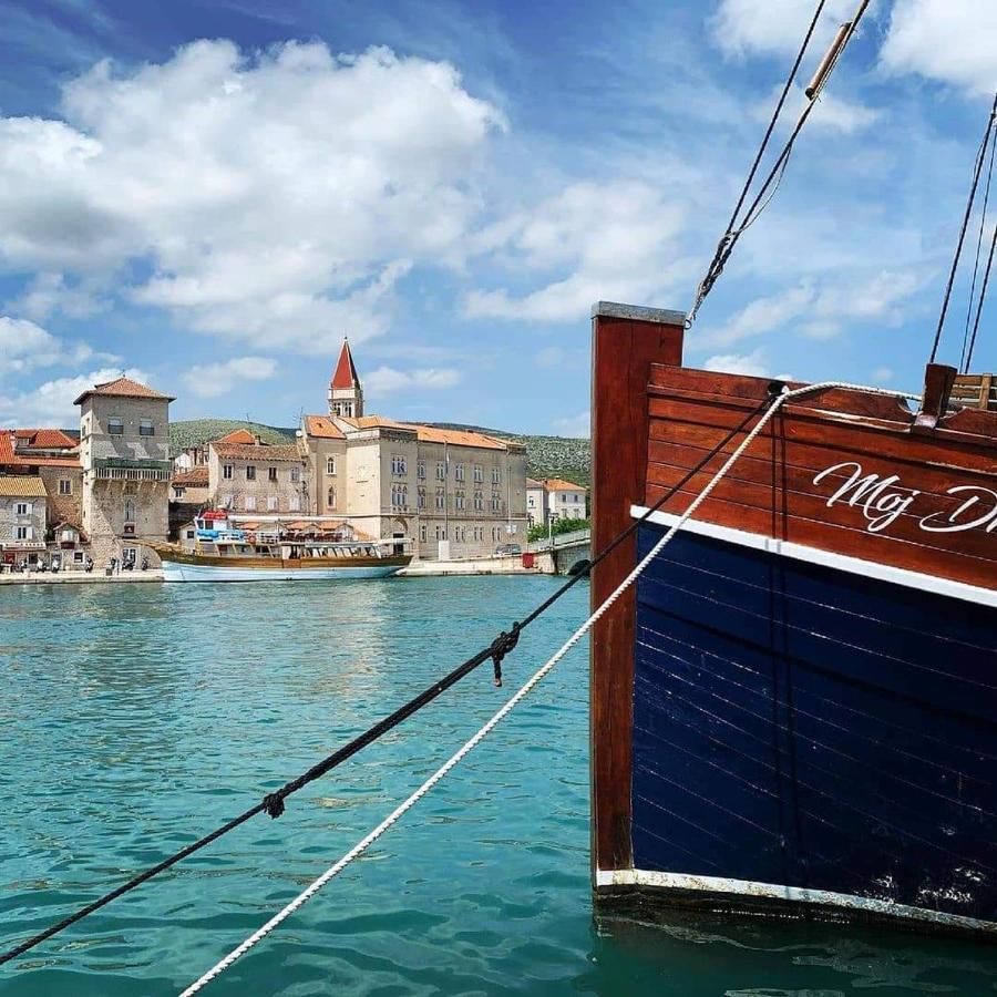Ferienwohnung Apartman Lotos Trogir Exterior foto